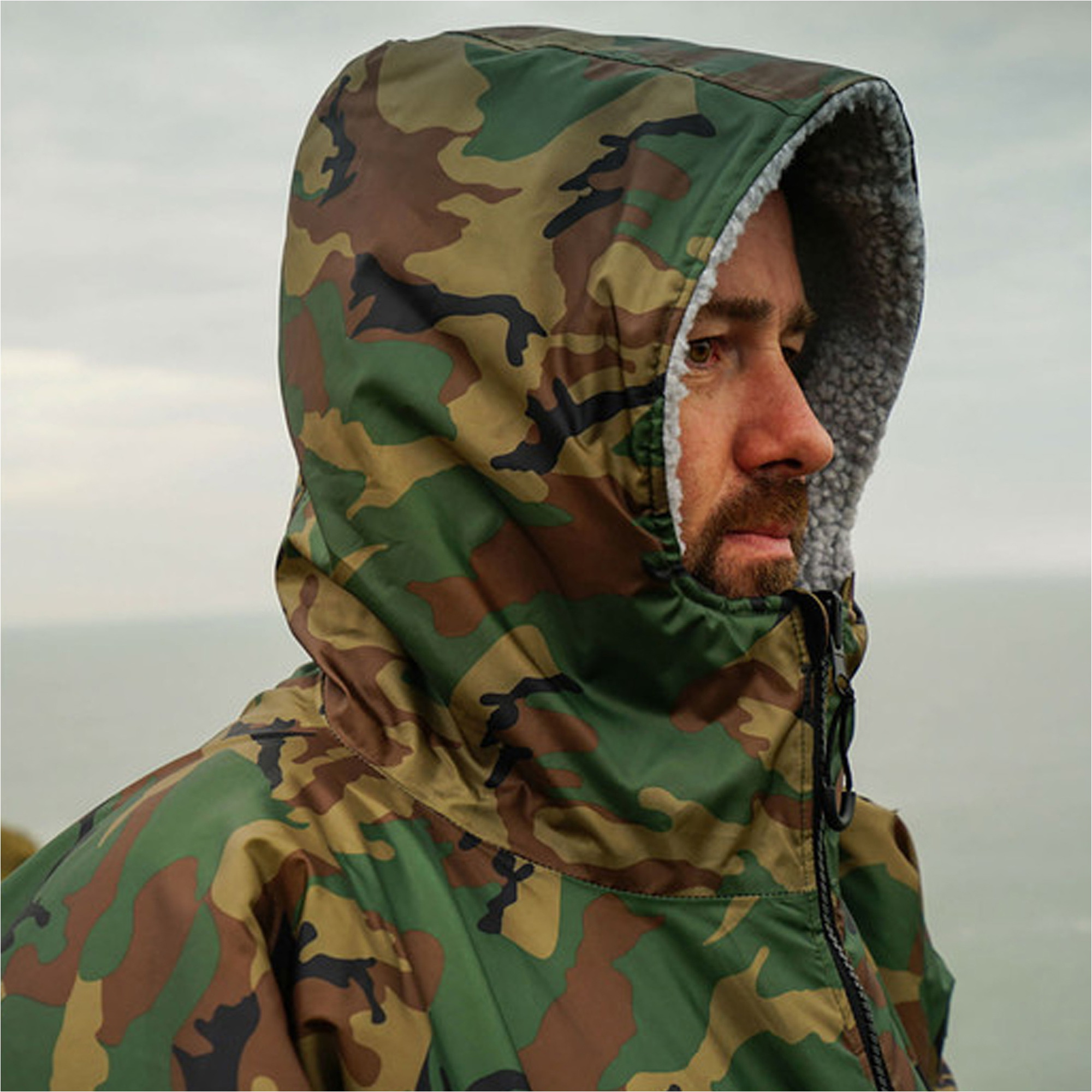2026 Northcore Beach Basha Sport Long Sleeve Changing Robe / Poncho NOCO24N - Camo